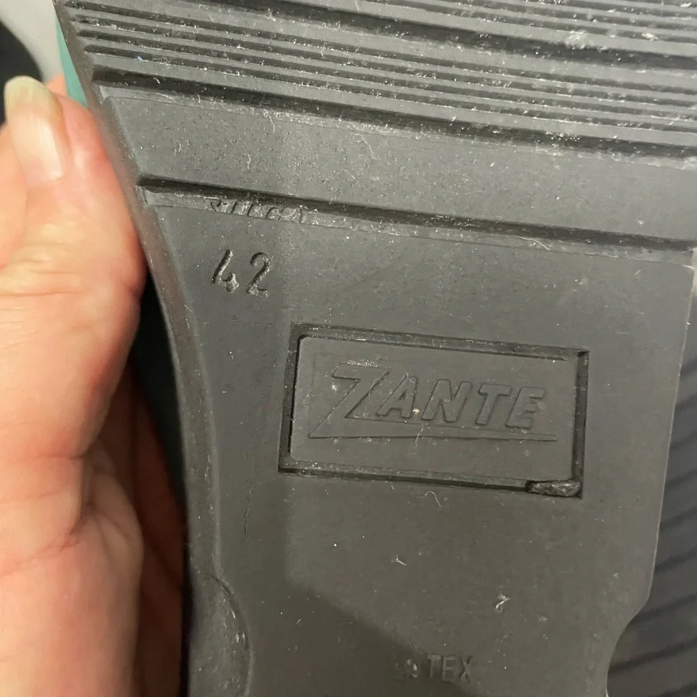 Zante low leather wedge